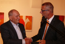 Karl Schick erhält die Carl-Laemmle-Medaille